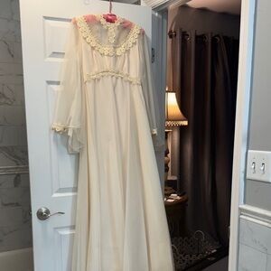 Vintage Elegant Candlelight Wedding Dress with Floral Lace